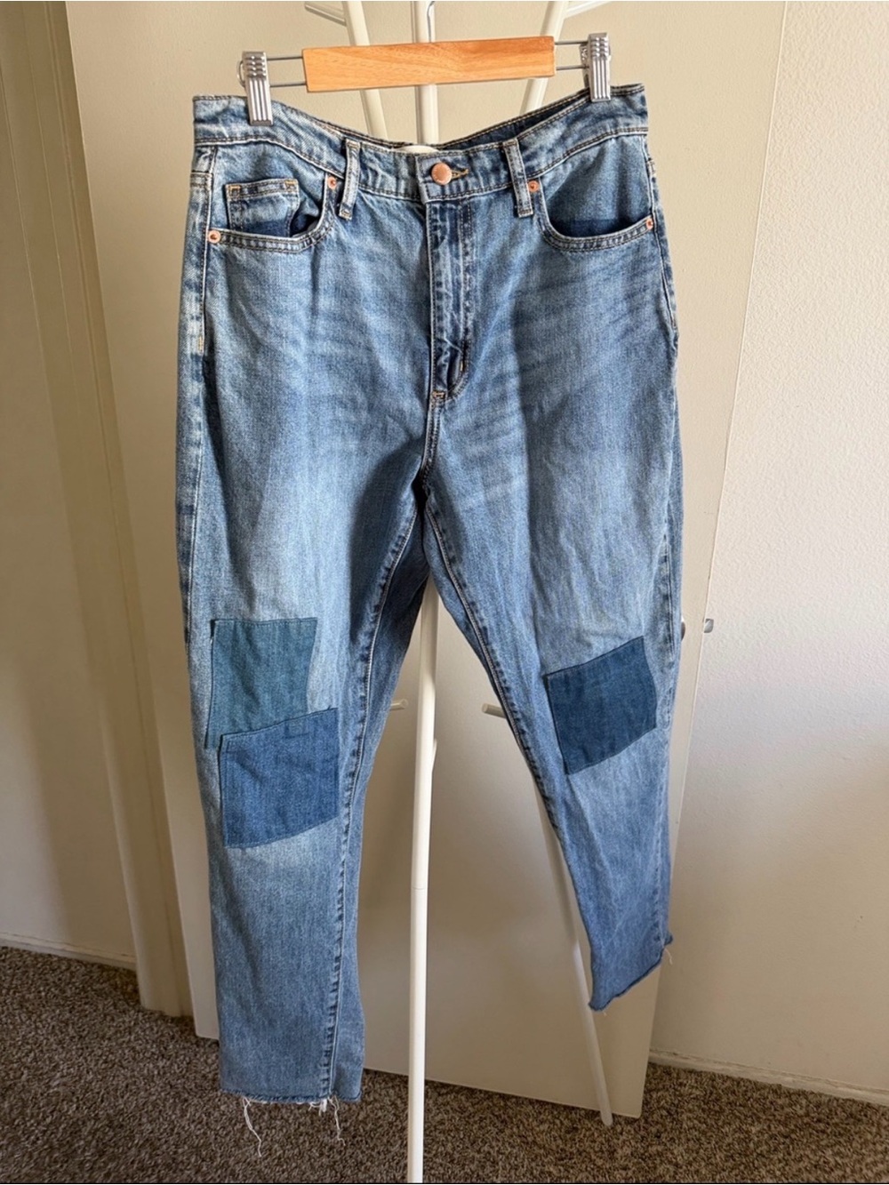 Classic Light Blue women’s Denim Jeans with Patch Details